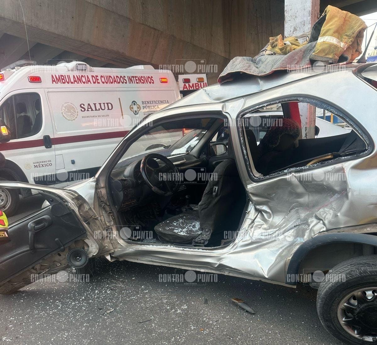 Mujer resulta con fractura tras fuerte choque en Chiautempan