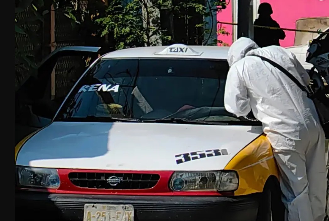 Foto: Cortesía Privan de la vida a dos hombres dentro de taxi colectivo en Acapulco