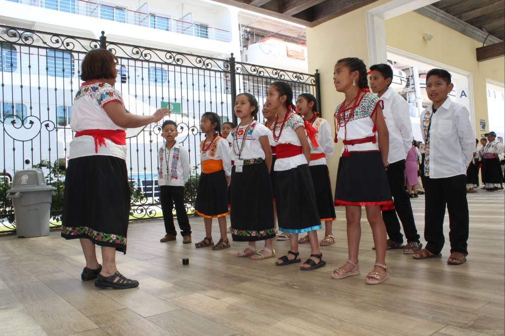 Grupos corales indígenas de Tlaxcala brillan en gira por Jalisco