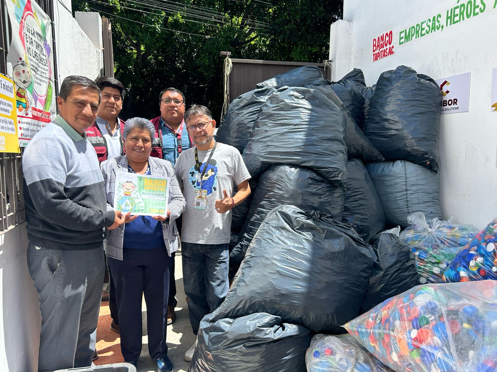 Comunicado oficial Gobierno Municipal de Cuautlancingo entrega 700 kg de tapitas a “Banco de Tapitas A. C.”