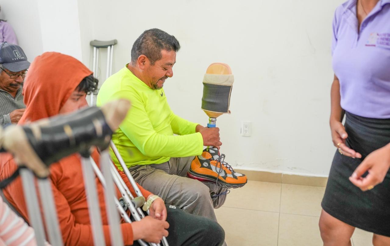 Tlaxcala transforma vidas con prótesis gratuitas para personas con discapacidad