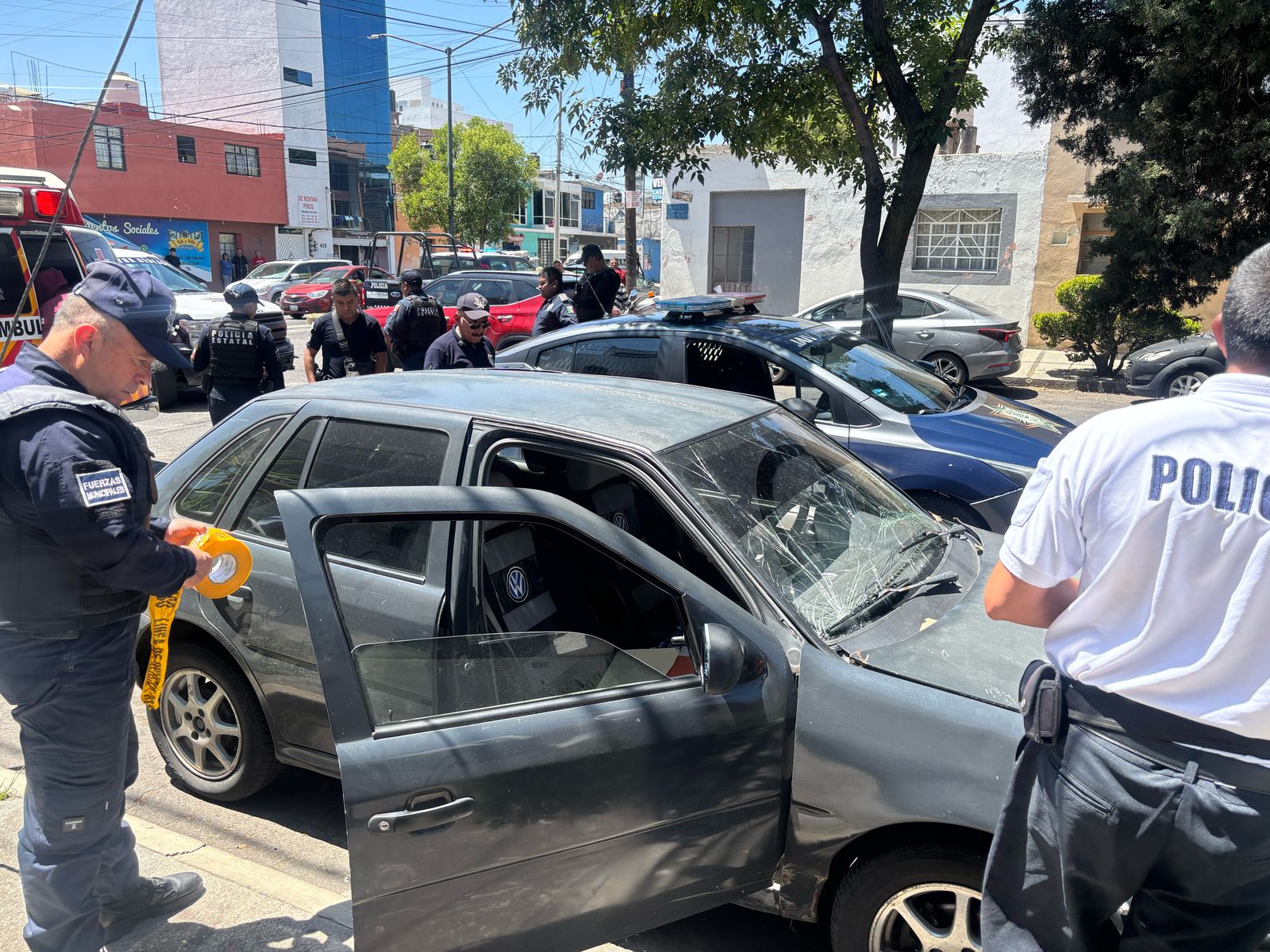 Asaltan y balean a hombre en pleno centro de Apizaco; agresores huyeron en motocicleta