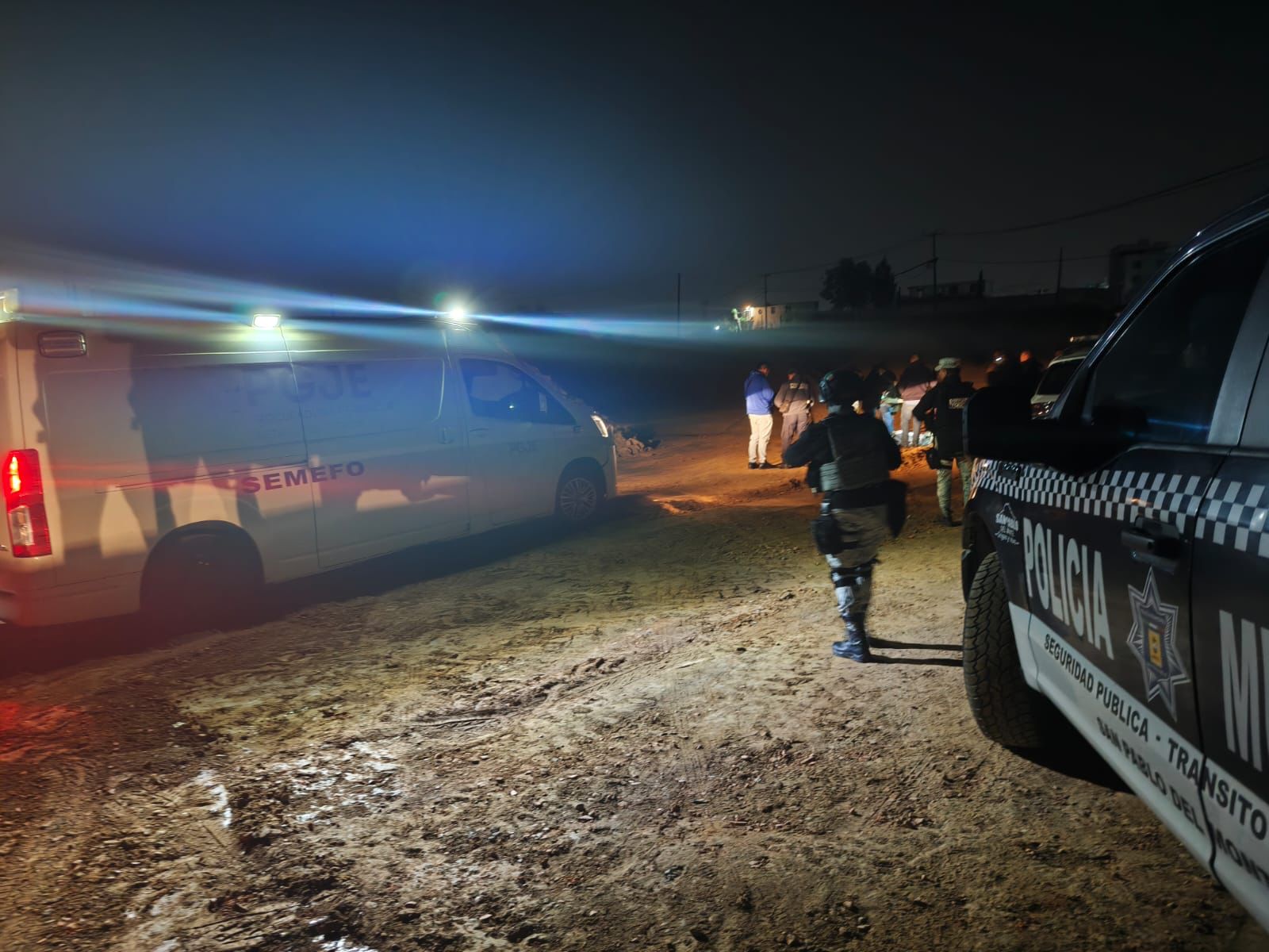 Localizan cadáver embolsado en terreno baldío de San Pablo del Monte
