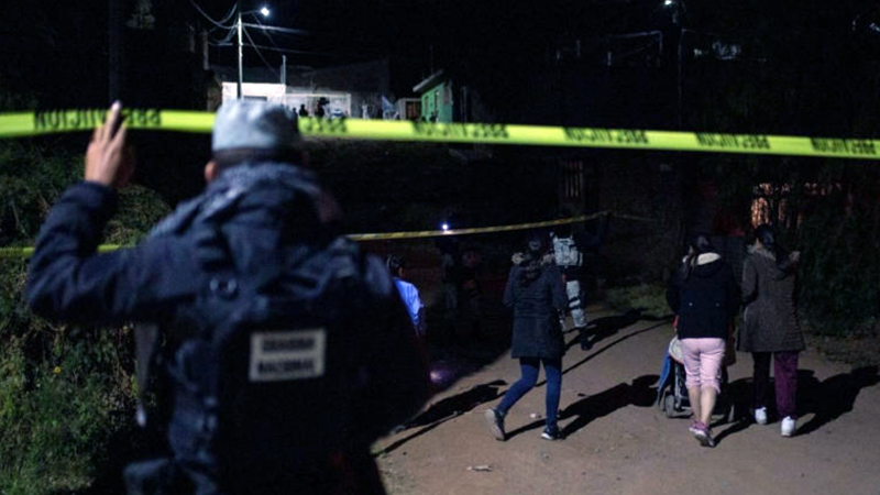 Foto: Cortesía Riña entre civiles y policías en León deja una mujer sin vida y otra herida