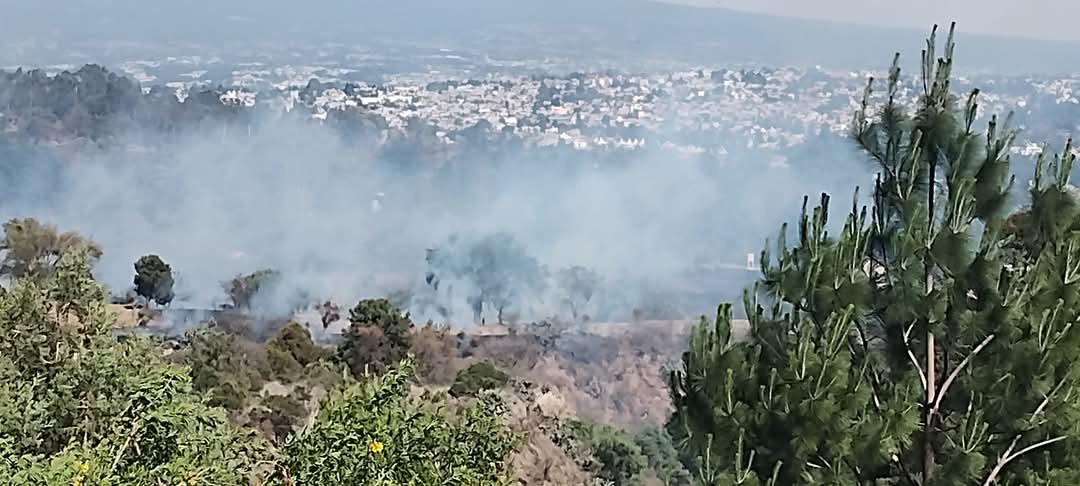 Continua activo incendio en Totolac, suman 63 siniestros en lo que va del año
