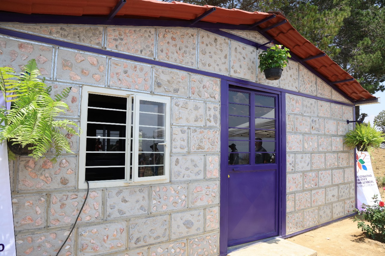 Entrega de vivienda digna transforma vida de familia vulnerable en Tlaxcala