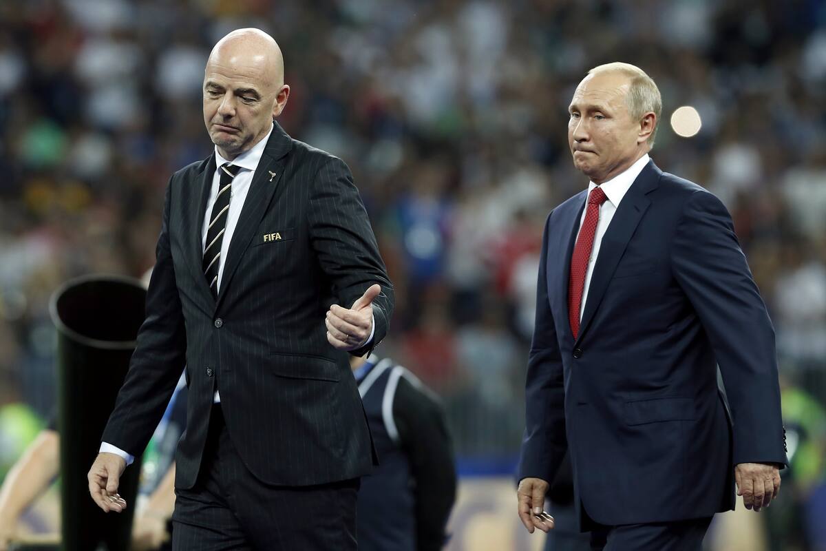 Gianni Infantino apoya regreso de Rusia al fútbol con acuerdo de paz
