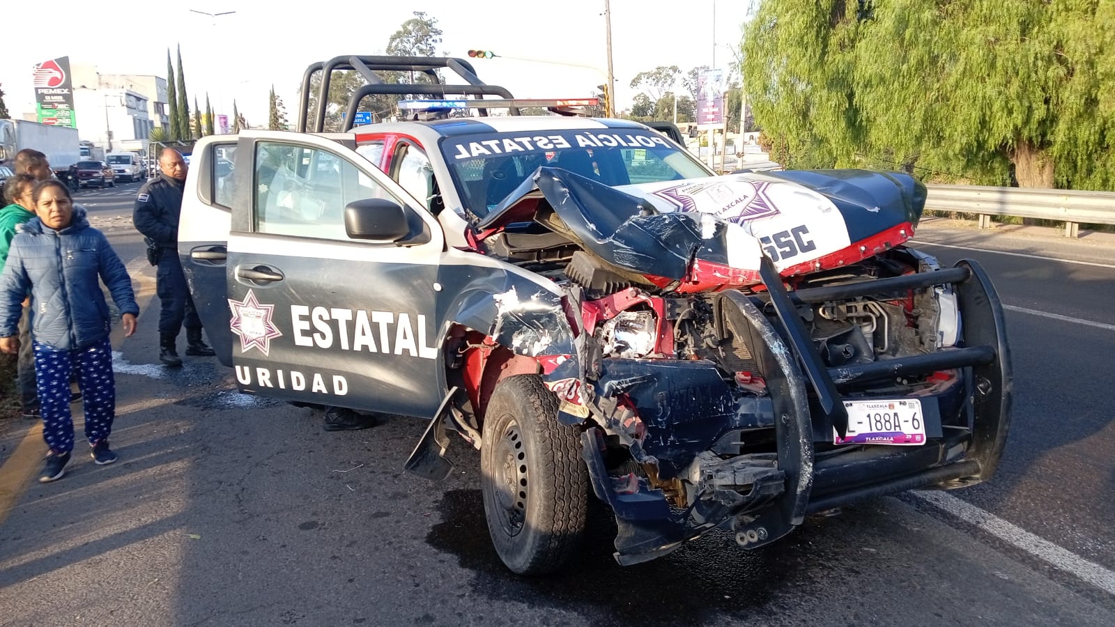 Choca patrulla estatal contra combi de la ruta Ocotlán-Chiautempan en la Vía Corta
