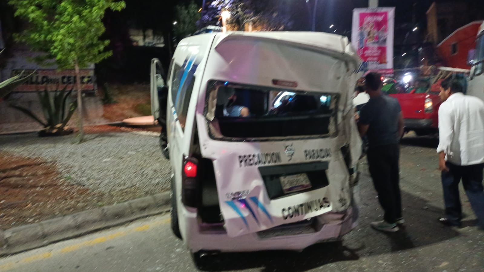 Accidente en San Hipólito Chimalpa deja tres heridos y 14 con crisis