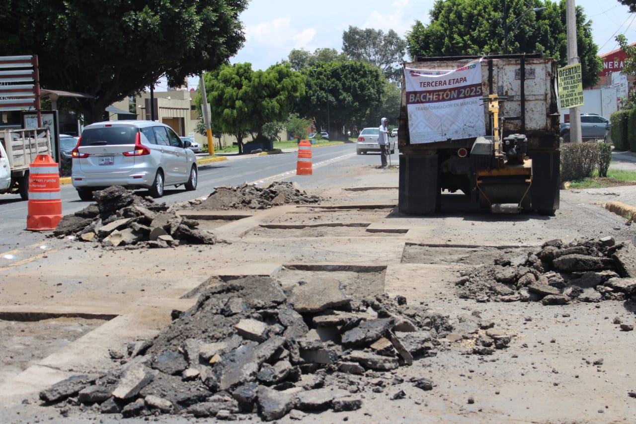 Comunicado oficial Supervisa Tonantzin Fernández obras de bacheo en San Pedro Cholula