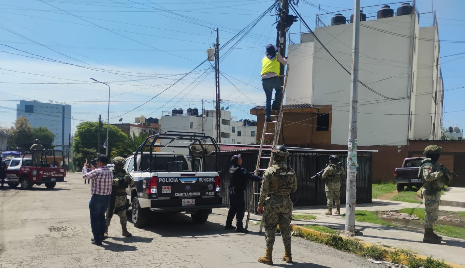 Comunicado oficial MARINA, SEDENA, Policía Estatal y Municipal desarticulan equipos de video vigilancia no autorizados en Cuautlancingo