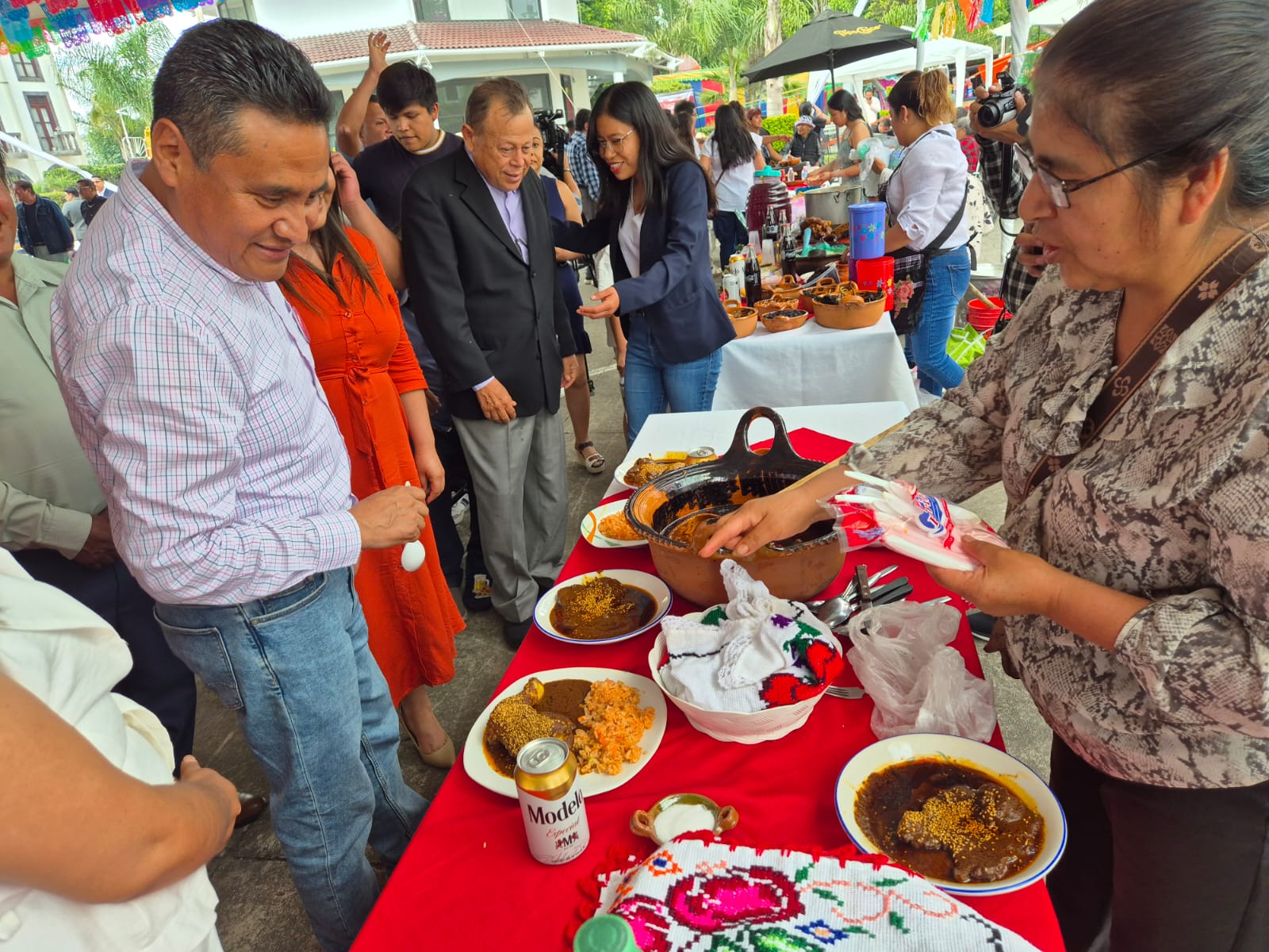 Por: Cortesía Lula Pineda Arranca la Feria Coronango 2025: Colorido, religiosidad y gastronomía