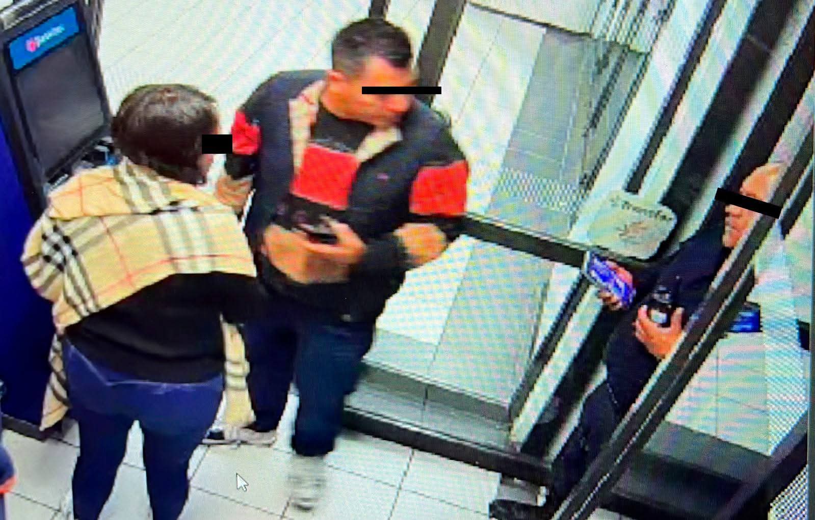 Foto: Cortesía Detienen en Chiautempan a 3 presuntos "desplazadores" en sucursal bancaria