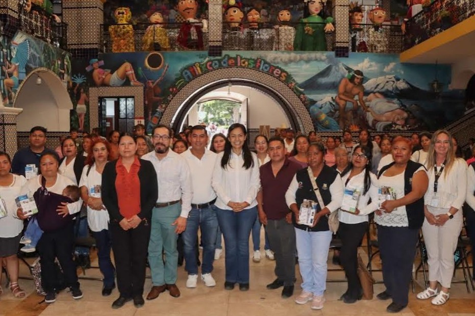 Foto: Cortesía Entrega de kits médicos en Atlixco