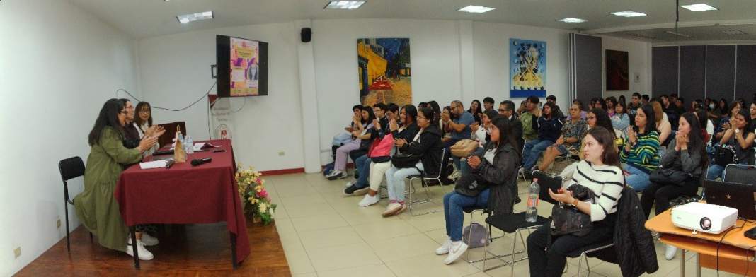 Foto: Cortesía UATx promueve reflexión feminista descolonial con conferencia de experta