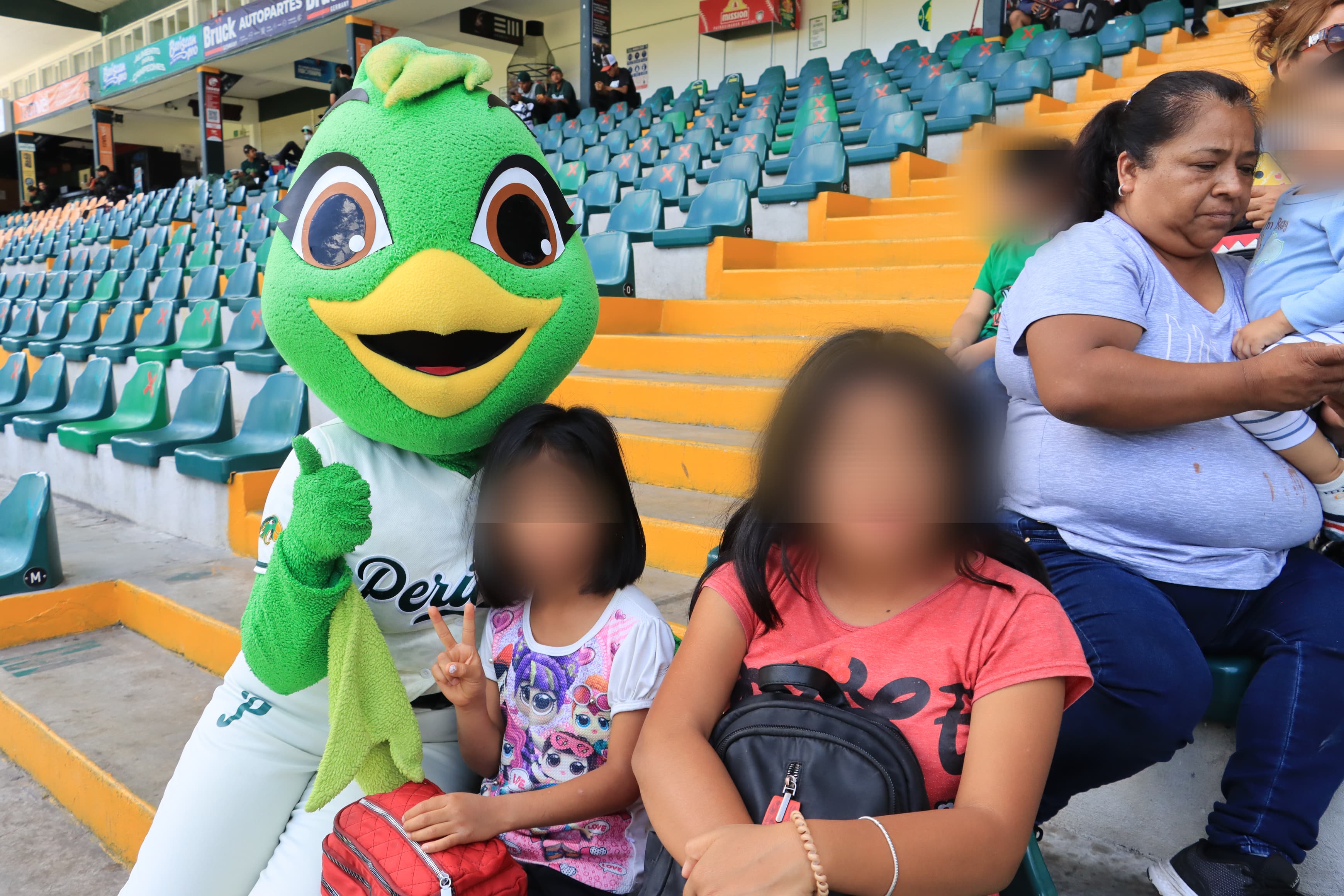 Niñas y niños de Cuautlancingo visitan a los Pericos de Puebla