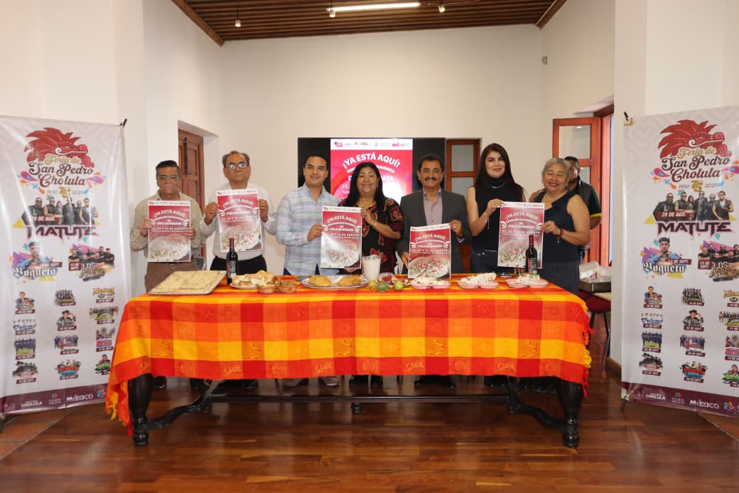  Gobierno de Cholula presenta la Exposición Gastronómica del Chile en Nogada