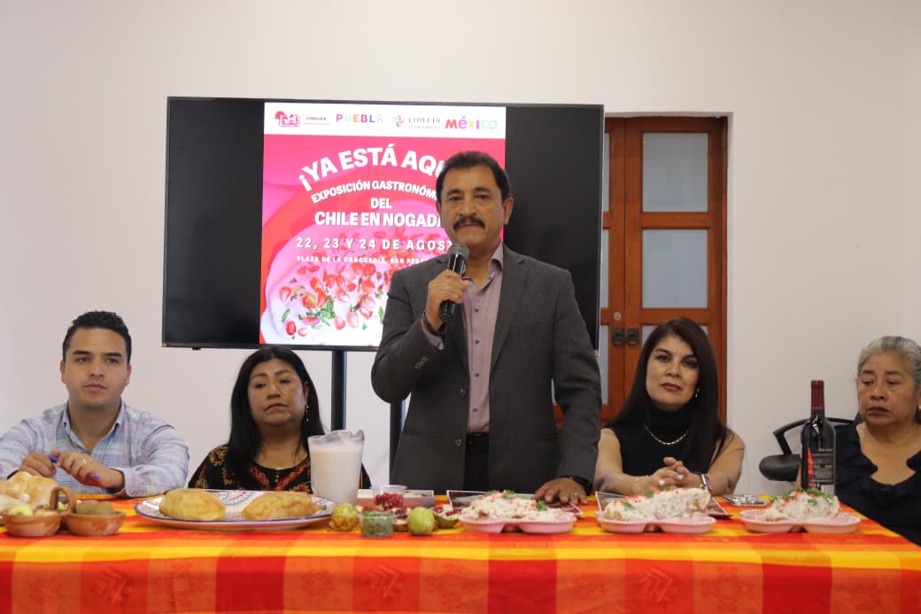  Gobierno de Cholula presenta la Exposición Gastronómica del Chile en Nogada