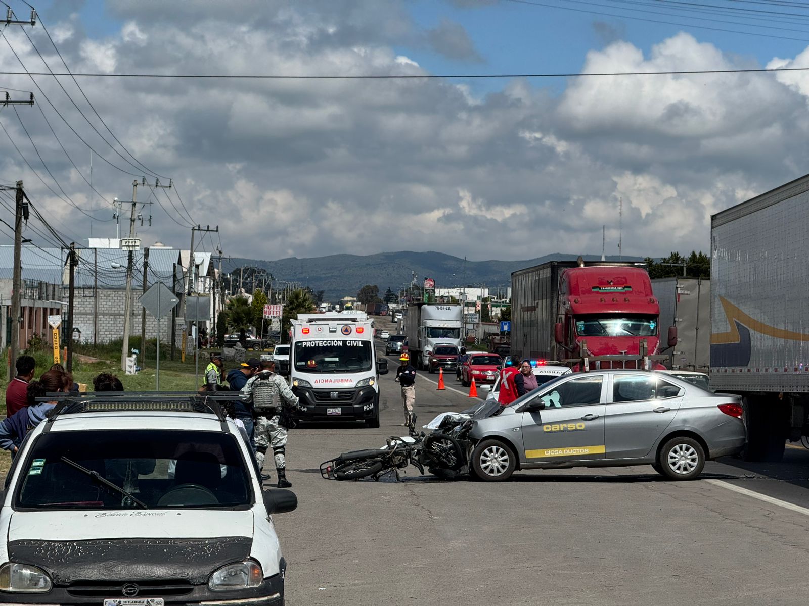 Foto: Cortesía Muere motociclista tras ser embestido por vehículo de empresa Carso, en Calpulalpan