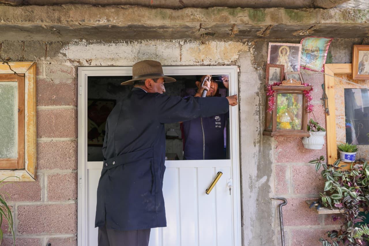 Foto: Cortesía Gobernadora Cuéllar impulsa “Puertas y ventanas 2025” en Atltzayanca