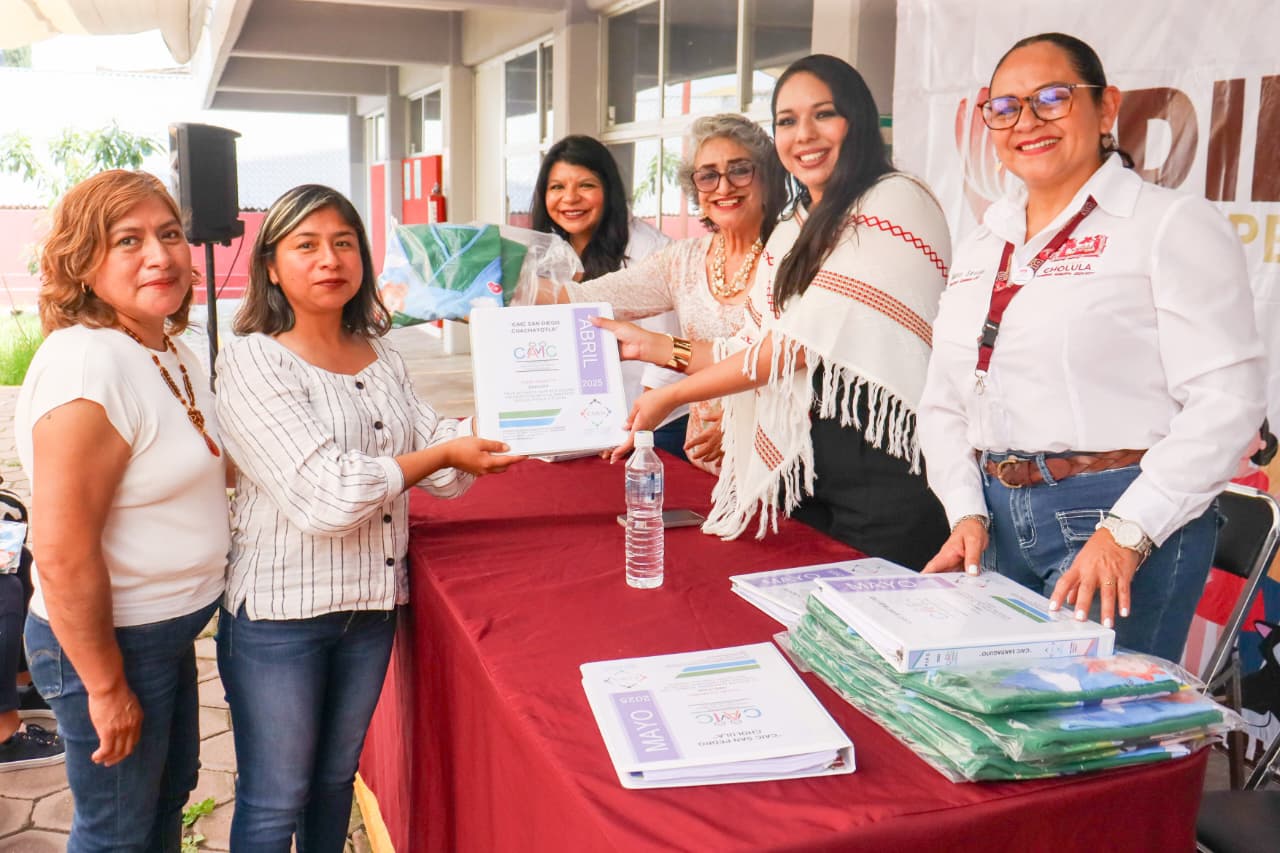 Entrega Tonantzin Fernández Carpetas de Protección Civil a CAIC’s del municipio