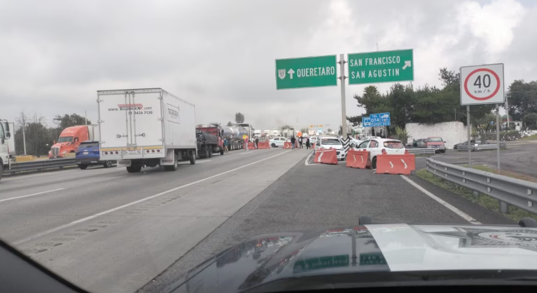 Foto: Cortesía Bloqueo en autopista México-Querétaro: exigencias y rutas alternas