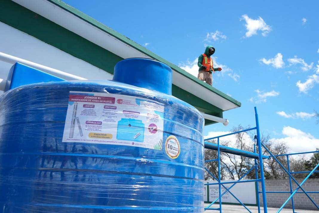 Tlaxcala impulsa escuelas autosustentables con agua y energía solar