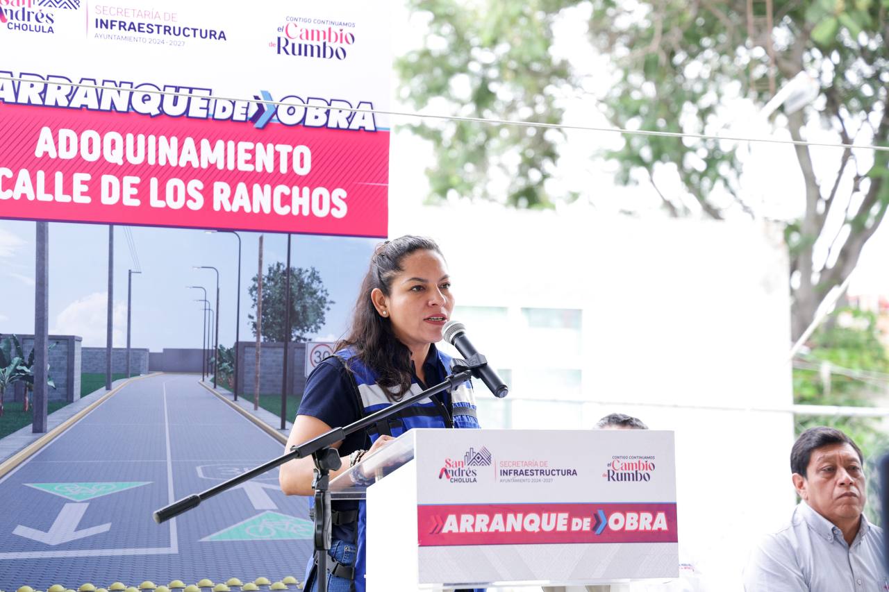 Comunicado oficial Inicia Lupita Cuautle obra de adoquinamiento en San Bernardino Tlaxcalancingo