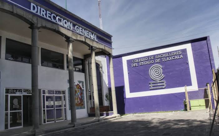 Foto: Archivo  Exigen afiliados de STACOBAT transparencia y destino de 12 mdp de cuotas sindicales   Tlaxcala, Tlax., Afiliados del Sindicato de Trabajadores del Colegio de Bachilleres de Tlaxcala (STACOBAT), exigieron a la Secretaria General, Domitila Guevara Flores, transparencia en el uso y destino de al menos 12 millones de pesos en cuotas sindicales.  Afirman que Guevara Flores cuenta con protección del titular del subsistema COBAT, José Alonso Trujillo Domínguez quien al parecer le otorgó pagos injustificados por funciones que no desempeña y autorización para jubilarse de forma anticipada.  Los inconformes exigieron la intervención del Órgano de Fiscalización Superior (OFS), asi como de la Secretaría de Educación Pública del Estado (SEPE) ante las irregularidades que continúan surgiendo al interior de la organización sindical.  "El sindicato debe ser un espacio de defensa laboral, no un refugio para privilegios y componendas. Y el COBAT, una institución de formación, no un botín sexenal. Si lo que se denuncia no hacen nada las autoridades, estamos ante un caso que no solo amerita sanciones administrativas: exige responsabilidad penal", señalaron.