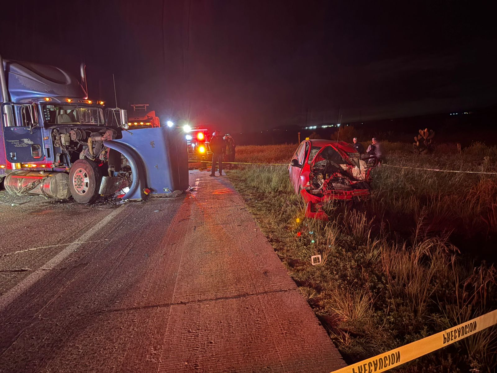 Foto: Cortesía Muere automovilista tras ser embestido por tráiler que invadió carril contrario en Calpulalpan