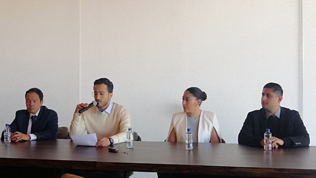 Por: Cortesía Lula Pineda En riesgo fuente de trabajo de 15 empleados y la pérdida de ahorros de toda una vida de empresario en Plaza Riona