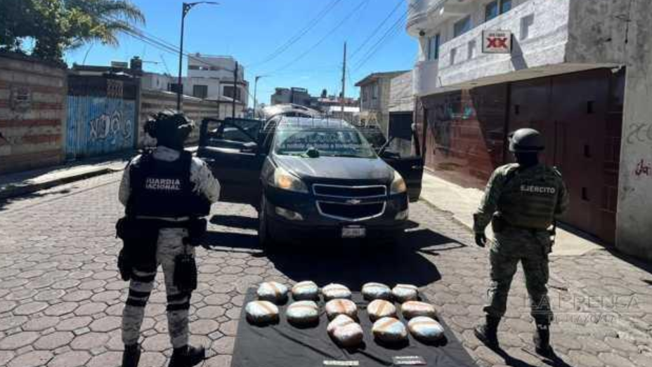 Foto: Cortesía Desmantelan en Tlaxcala vehículo con 13 paquetes de marihuana: Ejército y GN actúan