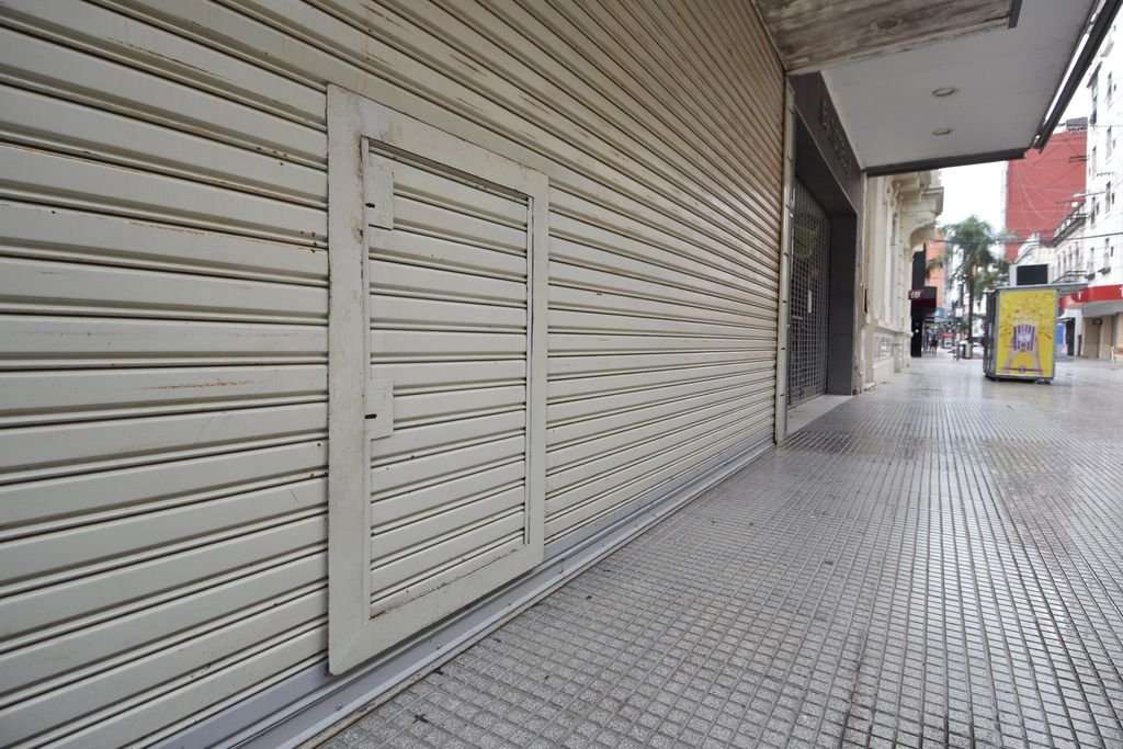 Foto: Cortesía Cierre de comercios en el Centro Histórico de Puebla atribuido a vendedores ambulantes