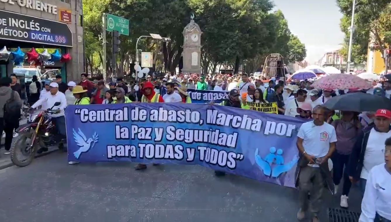 Foto: Cortesía  Comerciantes de la Central de Abastos de Puebla marchan por seguridad