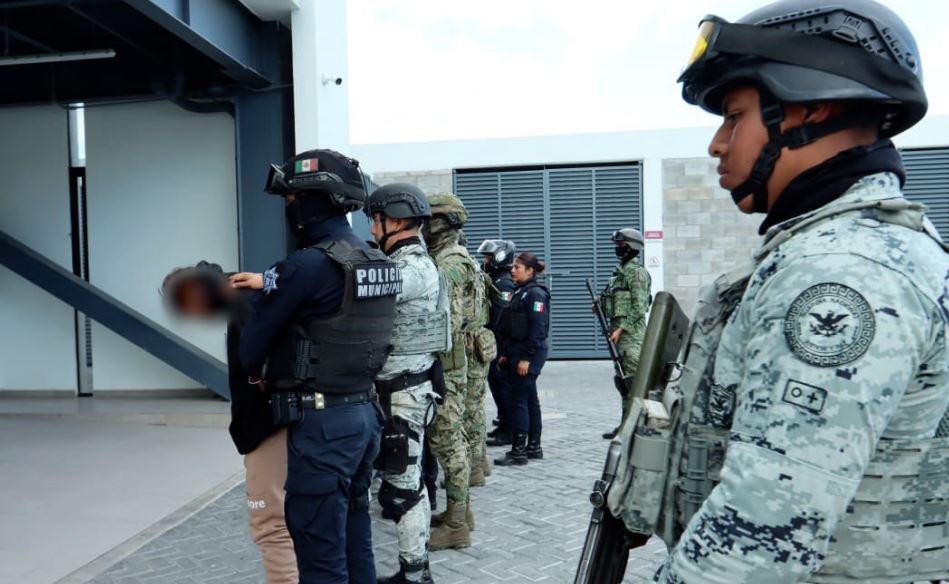 Foto: Cortesía Detienen a dos presuntos asaltantes tras operativo en la Central de Abasto de Puebla