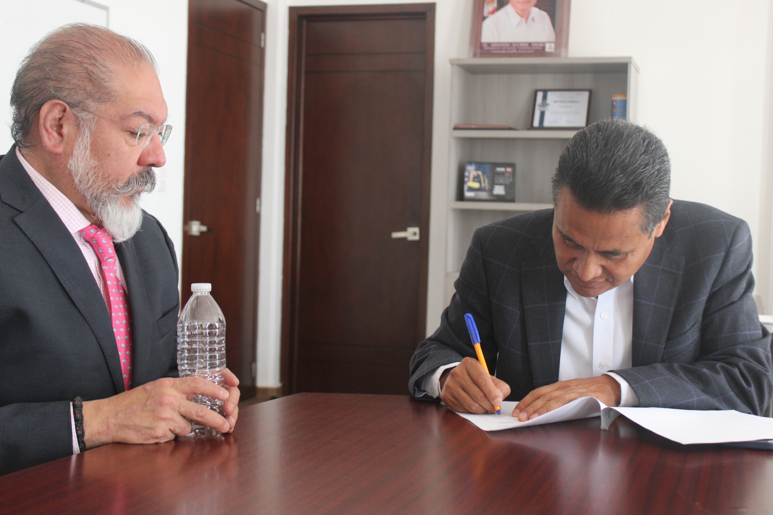 Comunicado oficial Firma alcalde de Coronango convenio con la Universidad Tec de Oriente