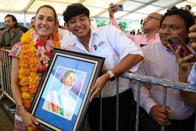 Foto: Cortesía Sheinbaum entrega tarjetas de "Jóvenes Construyendo el Futuro" en Acapulco