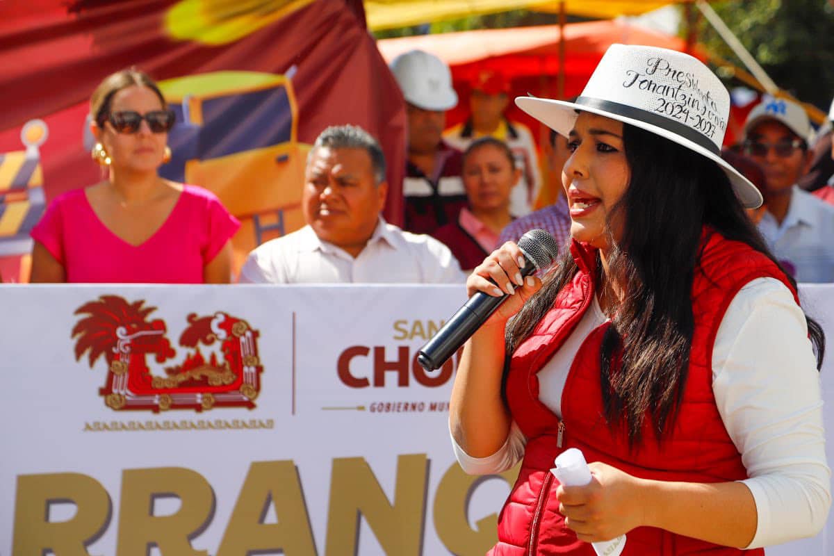 Por: Cortesía Lula Pineda Inician obras de mejora en calles de Momoxpan y Ampliación Momoxpan