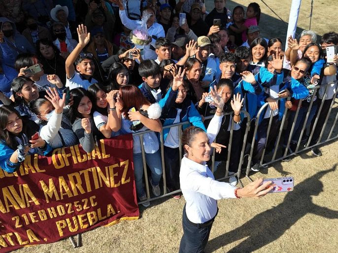 Foto: Cortesía Sheinbaum defiende a migrantes y entrega Pensiones Bienestar en Puebla