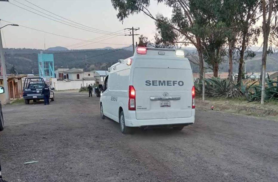 Hallan a mujer calcinada en Tlaxcala; vecinos golpean al sospechoso