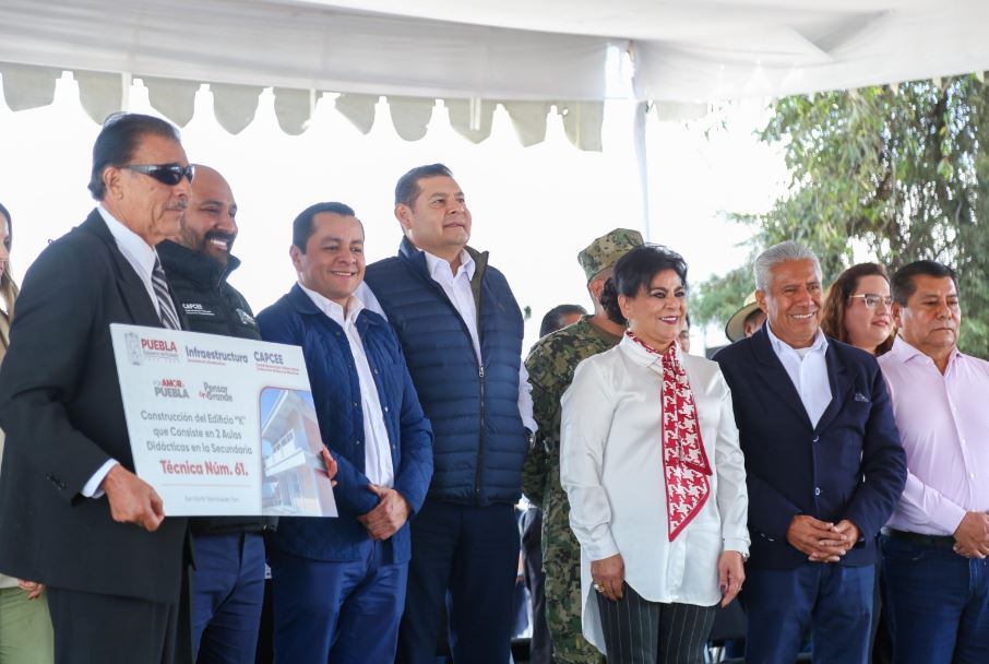 Foto: Cortesía Alejandro Armenta entrega obras educativas en San Martín Texmelucan