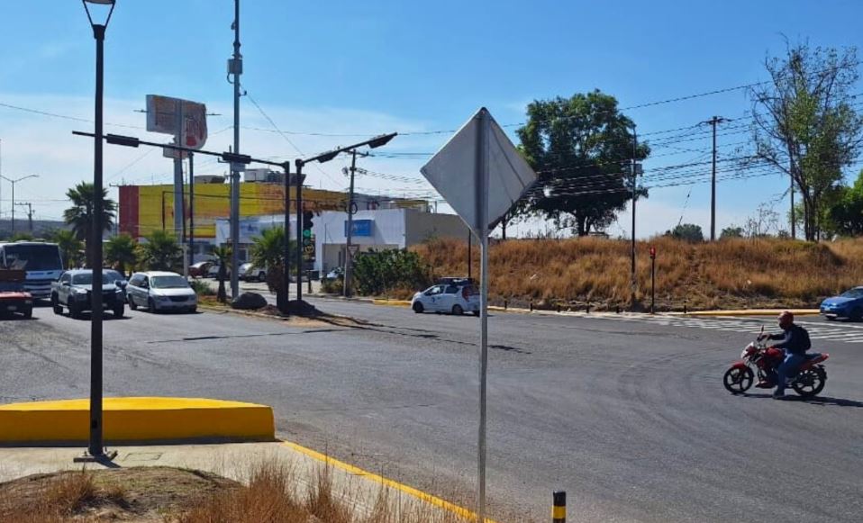 Foto: Cortesía Puebla mejora movilidad con nuevos semáforos en Cuatro Caminos