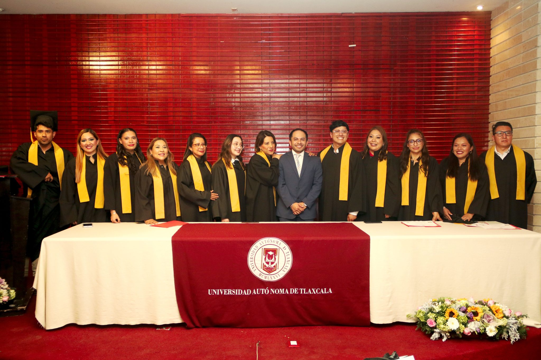 UATx gradúa a nuevos especialistas en Salud Pública: compromiso con el bienestar