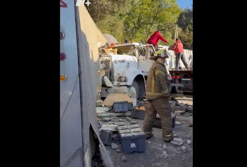 Foto: Cortesía Choque en la México-Toluca: volcadura causa caos vial en Lerma