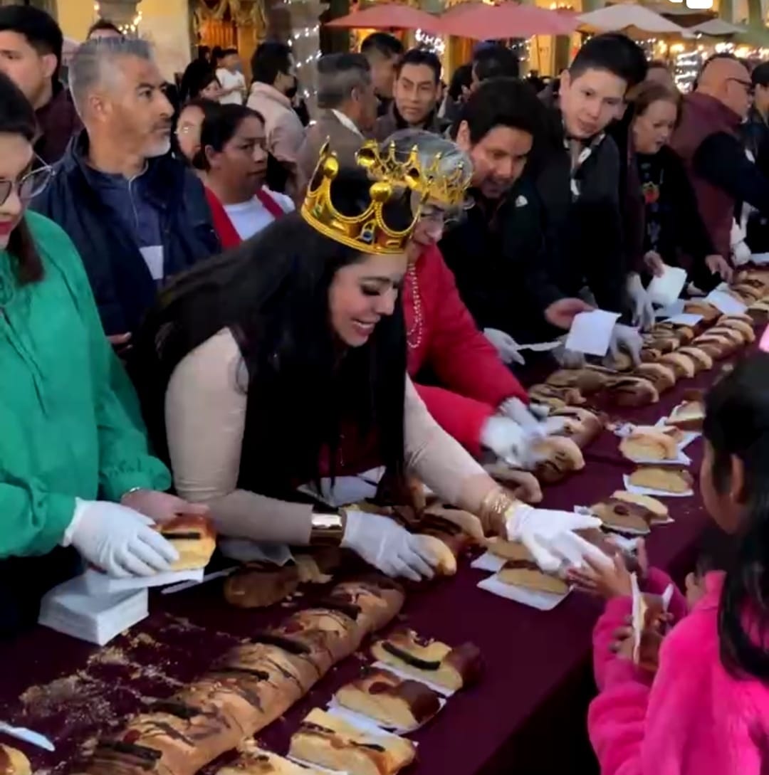 Por: Cortesía Lula Pineda San Pedro Cholula celebra el Día de Reyes con una fiesta para miles de niños