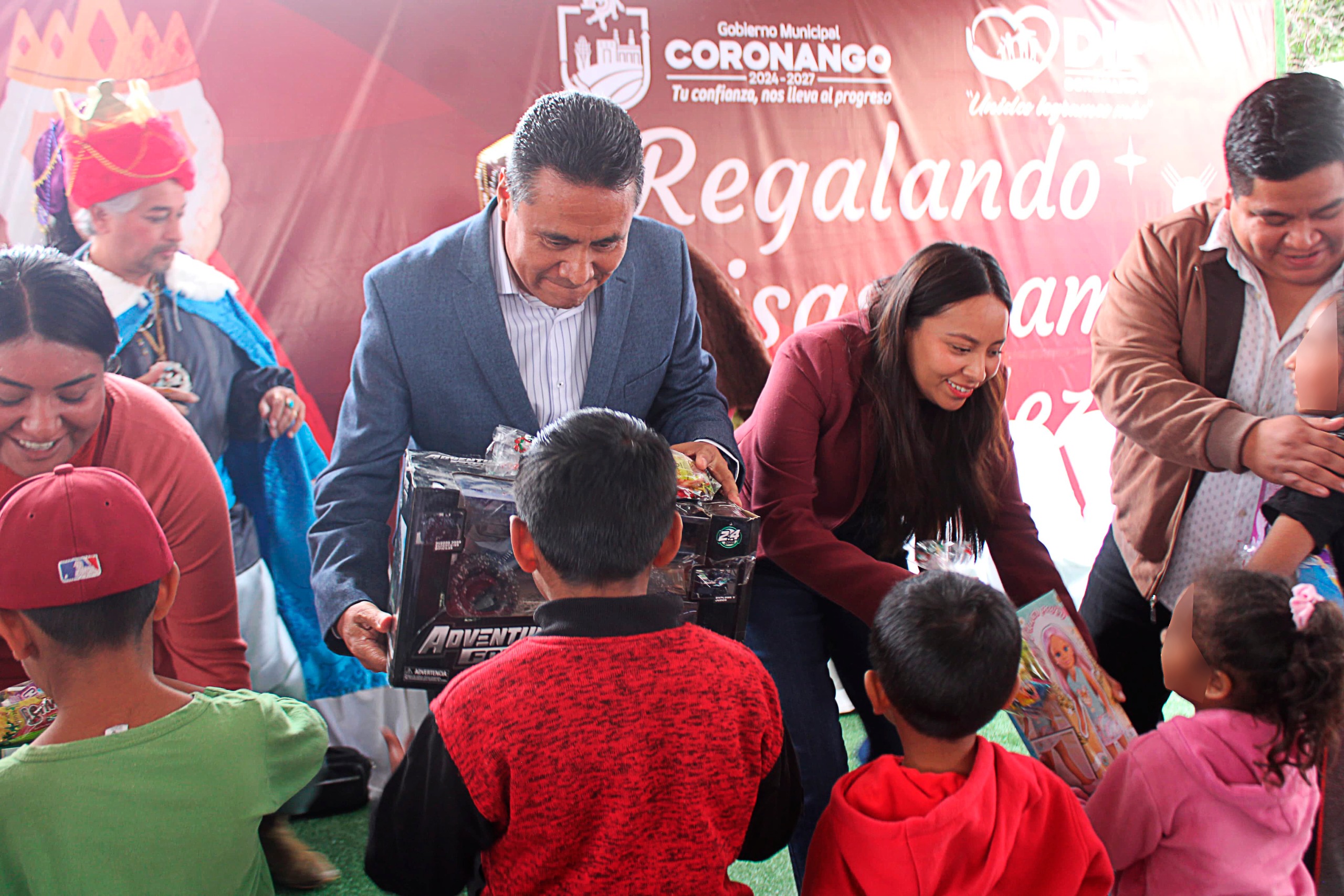 Comunicado oficial Celebró Armando Aguirre y Los Reyes Magos a las niñas y niños de Coronango