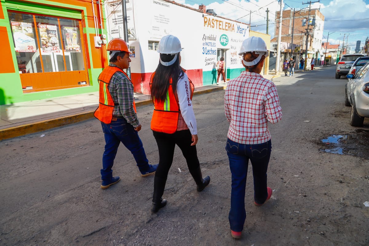 Por: Cortesía Lula Pineda Recorre Tonantzin Fernández vialidades de Santiago Momoxpan