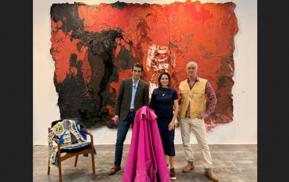 Foto: Cortesía Arte y tauromaquia se fusionan en “Pelea o vuela” de Randy Shull