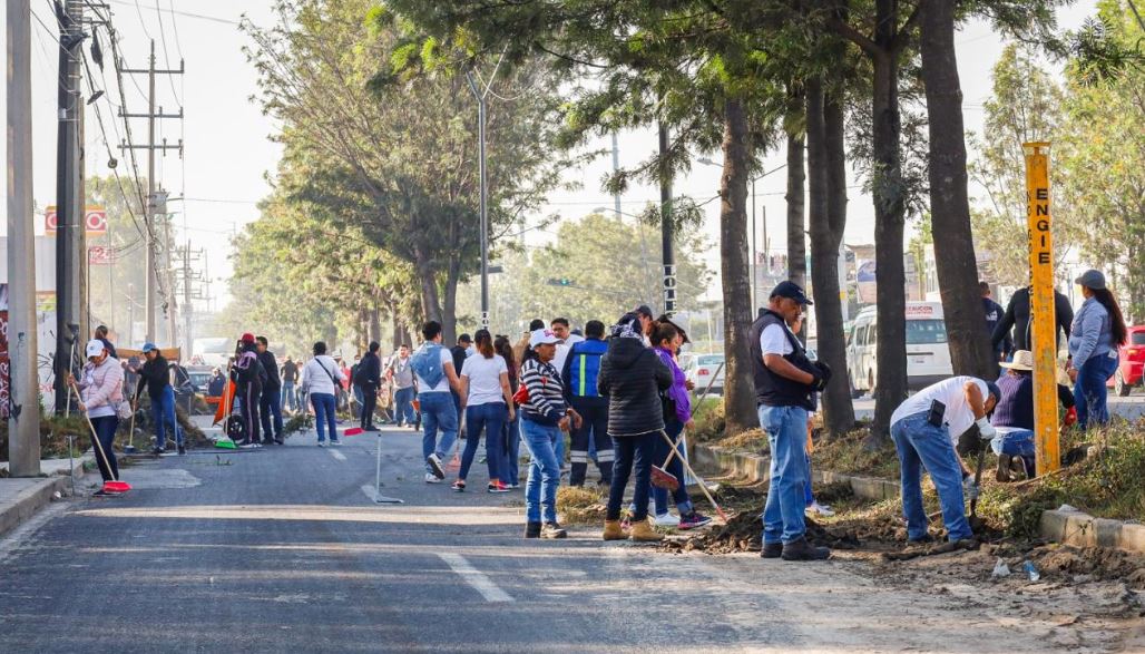 Foto: Cortesía Más de 250 servidores públicos participan en faena comunitaria en Puebla