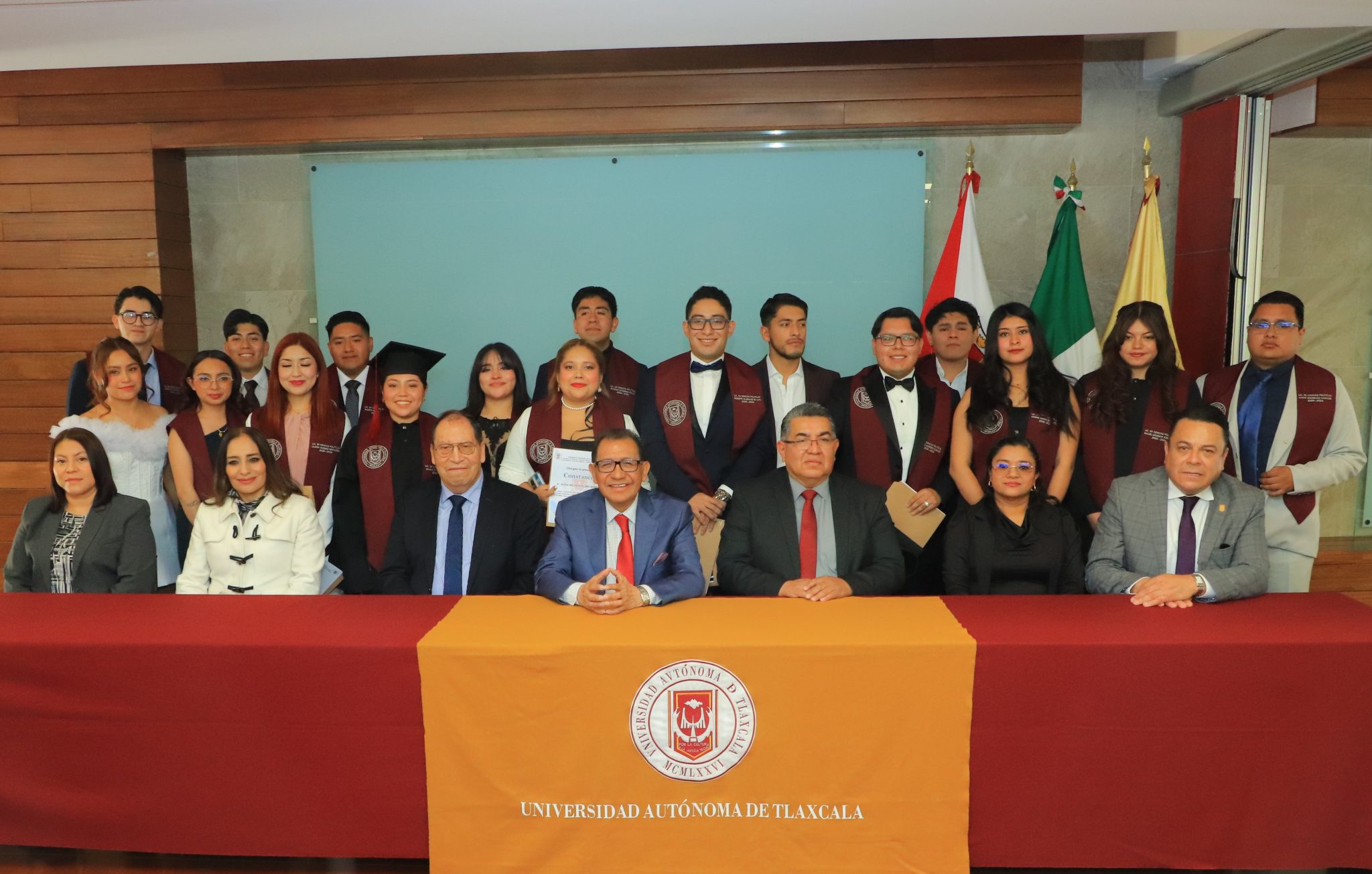 Foto: Cortesía UATx gradúa a nuevos líderes en Ciencias Políticas y Administración Pública